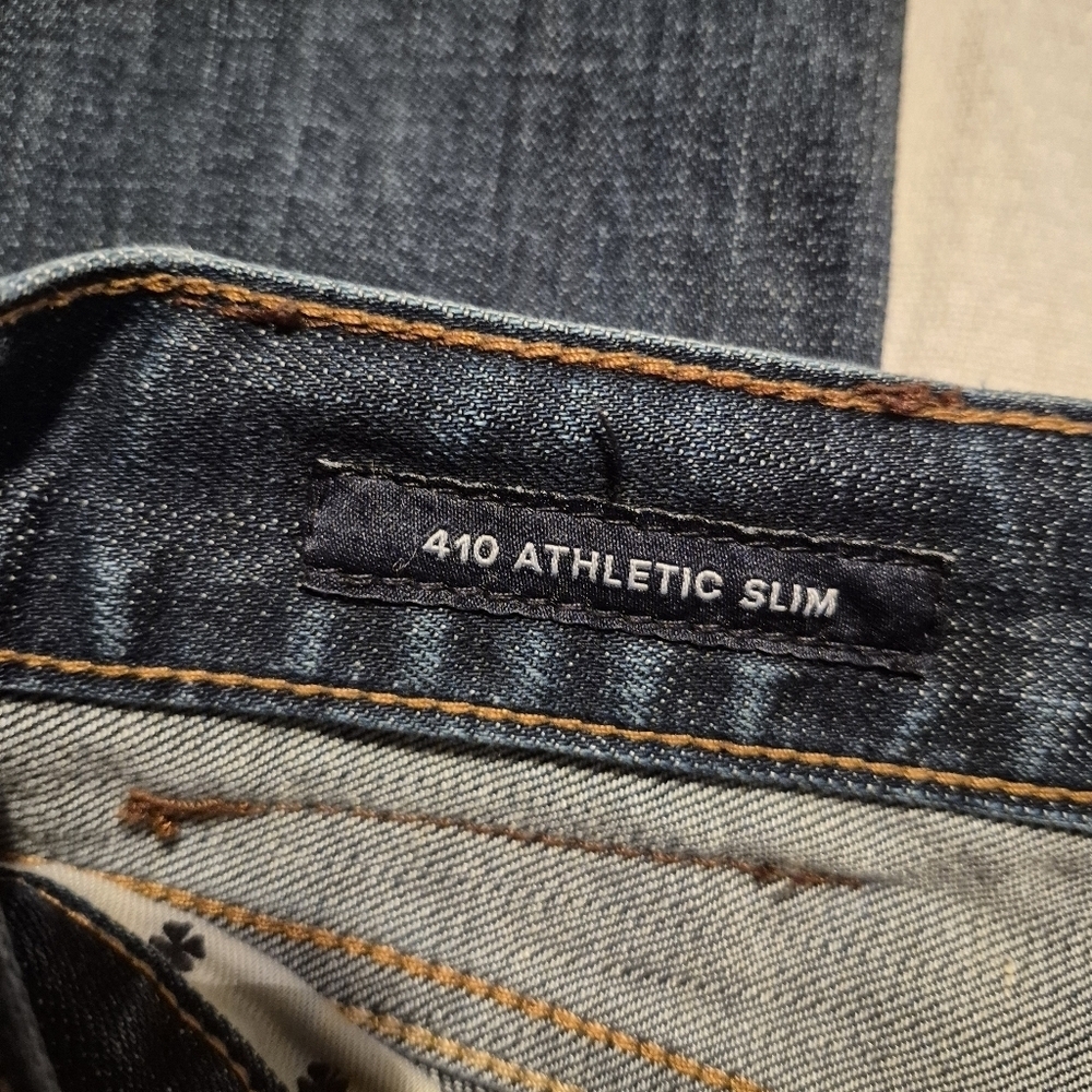 Lucky Brand men's size 33 x 30 410 Athletic Slim jeans stretch minimal fade VGUC - Picture 3 of 9